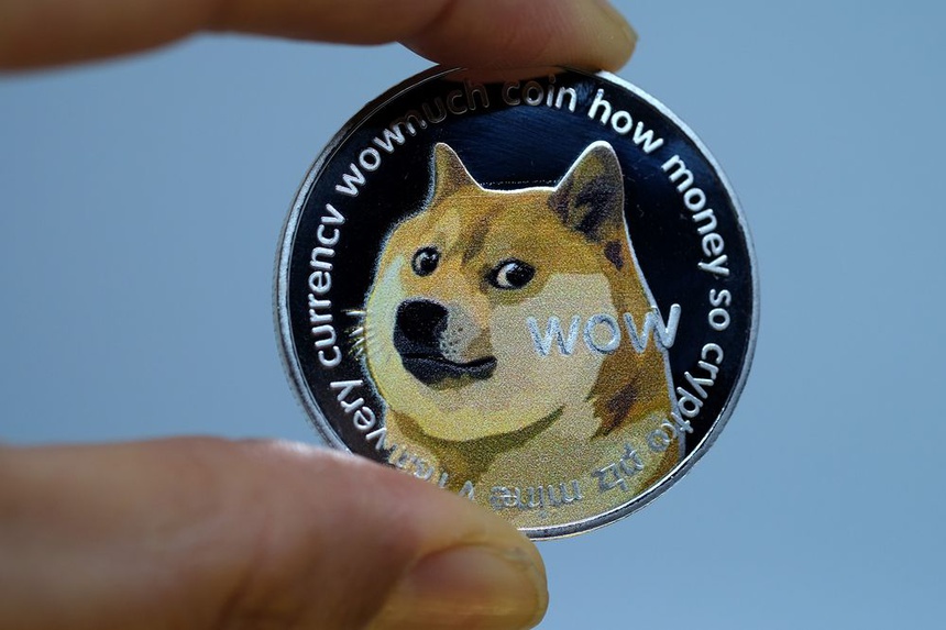 Giá Dogecoin tăng vọt, Bitcoin vẫn chưa thể phục hồi
